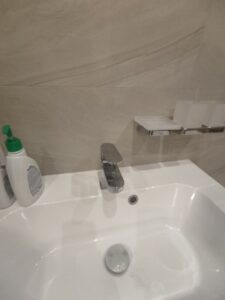 смеситель в ванной